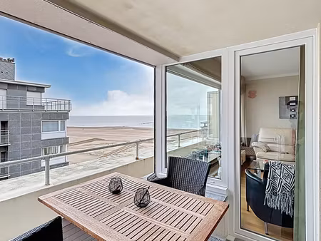 appartement te koop in knokke-heist met 3 slaapkamers