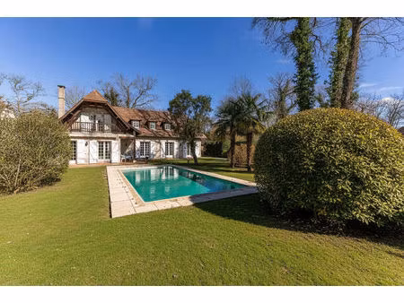 vente maison 8 pièces 198m2 lons 64140 - 550000 € - surface privée