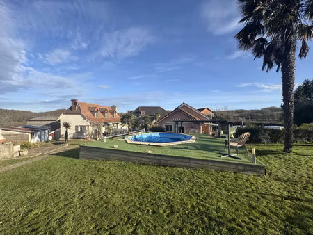 vente maison 10 pièces 266m2 lucarré 64350 - 410000 € - surface privée