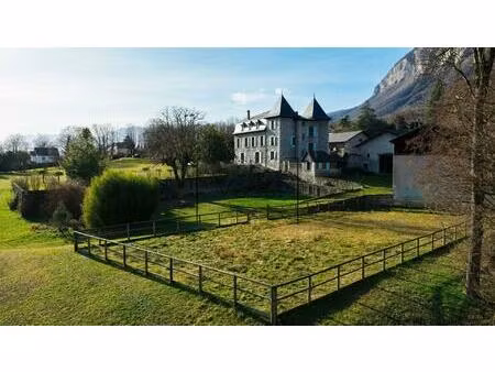 château du bontoux - maison de maître - 540 m 2 - 4 hectares - 11 chambres - dépendances -