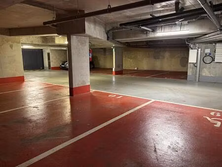 place de stationnement en sous-sol