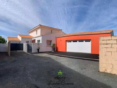 vente maison aux sables-d'olonne (85100) : à vendre / 198m² les sables-d'olonne