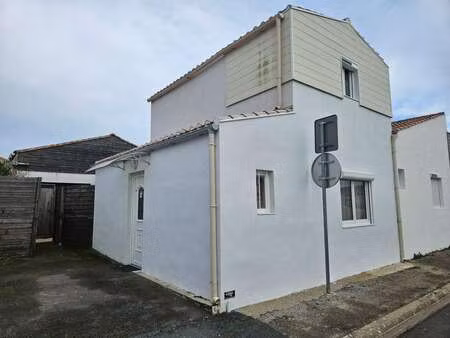 vente maison aux sables-d'olonne (85100) : à vendre / 50m² les sables-d'olonne