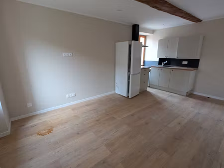 deux pièces au coeur du village