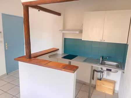 p2 41m2 rue fresque  30129 redessan