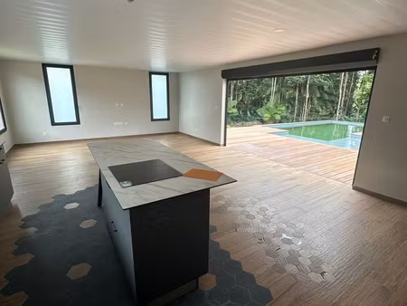 maison neuve avec piscine de 140 m2 à la location sur macour