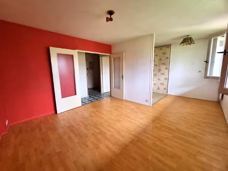 melun - appartement 2 pieces - parking privatif sous-sol