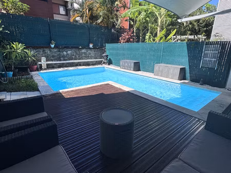 à vendre sur sainte-marie  maison de ville t3/4 avec piscine