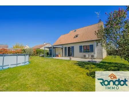 maison 6 pieces / 4 chambres / environ 105 m2 / 702 m2 terrain