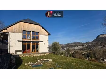 maison montagnole 166 m2   4 chambres