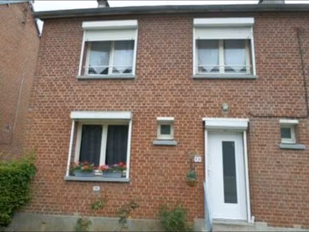 maison individuelle 4 chambres jardin proche école et commerce