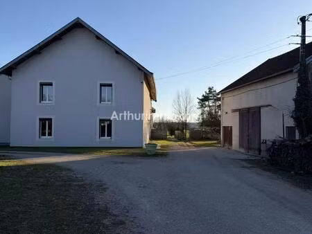 maison 136 m² habitables – dépendances 250 m² – à 5 minutes des lacs