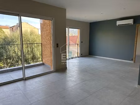 appartement t3 hyper centre de saint-florent  avec ascenseur