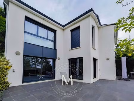 maison verrieres le buisson 8 pièce(s) 202 m2