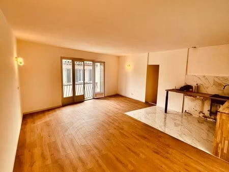 t3 entièrement refait à neuf traversant   terrasse   balcon et garage