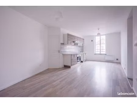 ? superbe f4 (f3 + bureau) de 78m² – espace & lumière – frontière belge