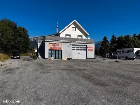 atelier / dépôt 110 m² avec grande porte + parking – clelles (38930)