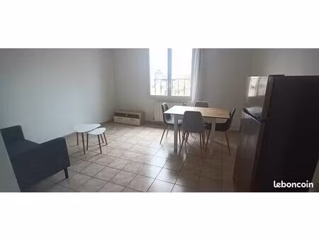 t3 à louer en centre ville d'arles