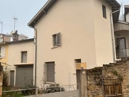 jolie maison de village