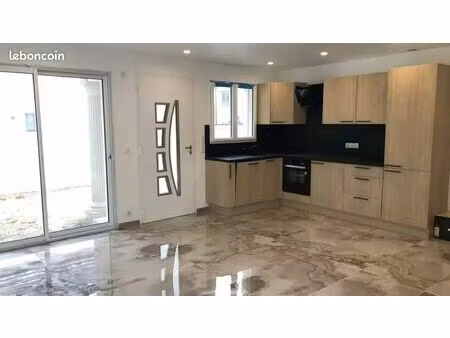 maison maison non meublée de 4 pièces