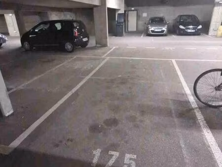 parking 6 m² talence
