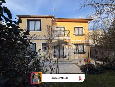 maison familiale de 108 m2 fonctionnelle  confortable et prête à vivre