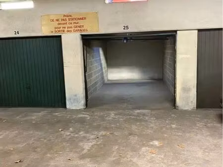 loue box fermé palais de justice / bourse du travail lyon 3