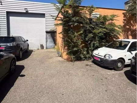 local / salle de theatre salle de sport / loisir