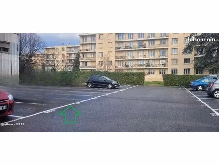 parking/box venissieux