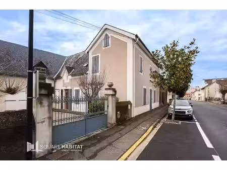 maison de village avec cour  jardin et terrasse