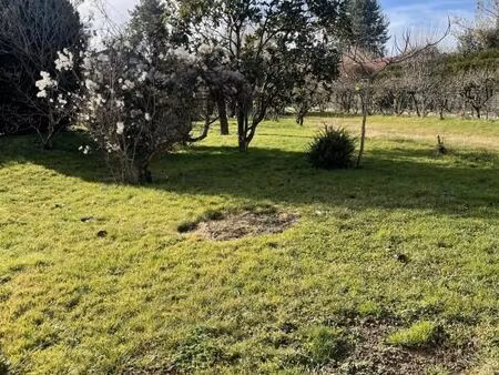 terrain 492 m² lucenay