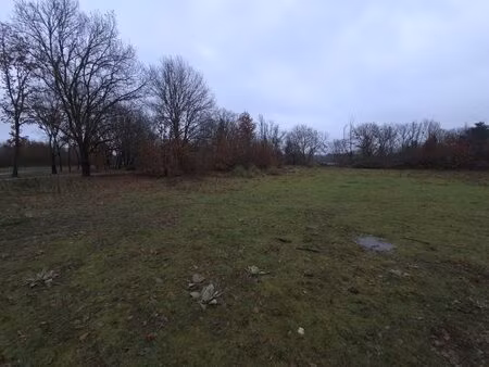 terrain constructible de 8654 m²