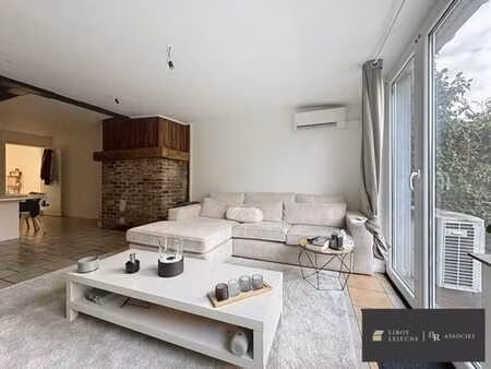 au cœur de la ville de huy  immeuble composés de 4 unités