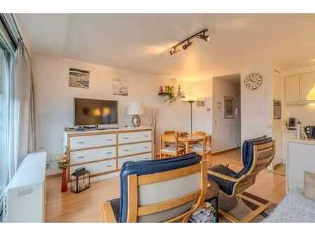 appartement ensoleillé près de la mer et des commerces