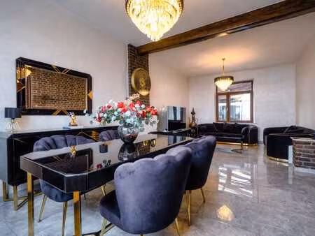 spacieuse maison 5/6 chambres  cour et garage