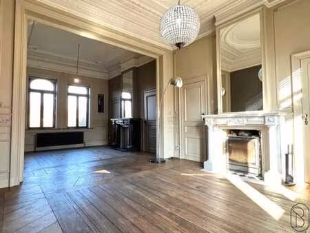 magnifique maison de maitre avec superbe jardin!