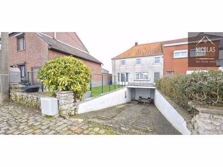 située au calme - proximité centre d'ophain et autoroutes