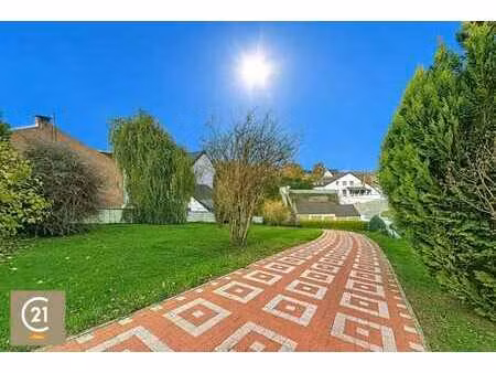 magnifique villa à proximité du bois de loverval.