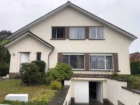 a vendre villa 4 façades à la périphérie de louvain-la-neuve