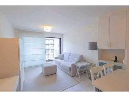 studio meublé à louer à l'année