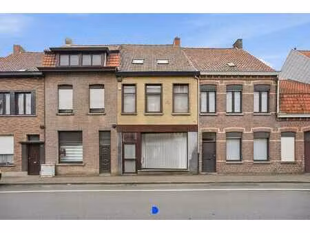 ruime rijwoning met praktijkmogelijkheden & 2 garages in ...