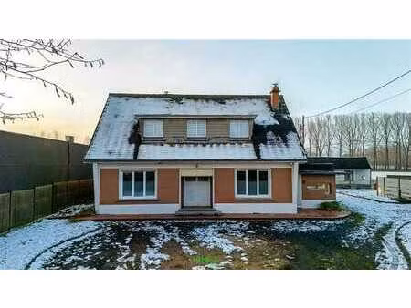 maison 4 façades – 3 chambres – 200 m² – grand terrain !!