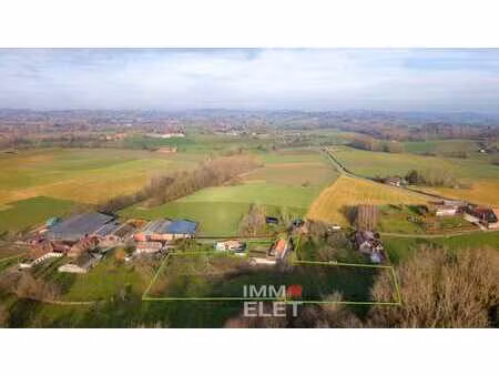 maison magnifiquement située avec dépendance et terrain -...