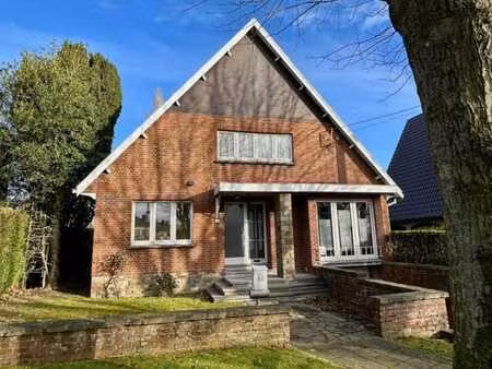 belle villa avec garage et jardin à rénover à chapelle