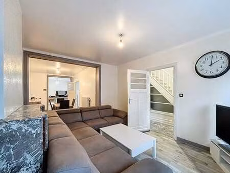 charmante maison unifamiliale 5 chambres avec cour !