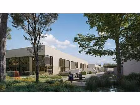 nouvel entrepôt de 1 200 m² avec quai de chargement