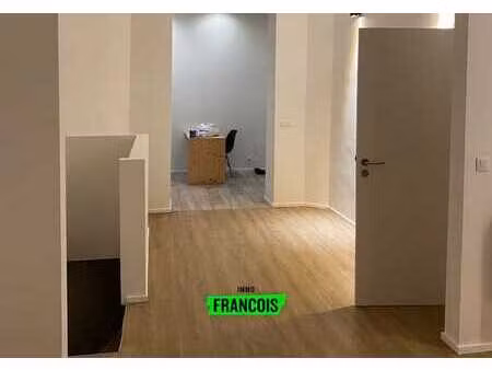 local commercial idéalement situé – quartier européen  45 m²