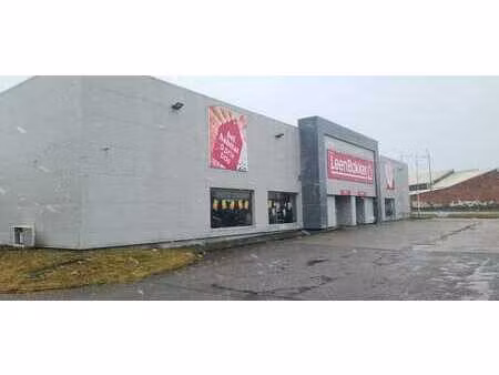 à louer - surface commerciale - visibilité exceptionne