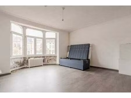 appartement à rénover – 61 m² avec cave à boitsfort