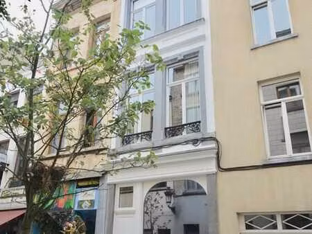 maison adorable dans le quartier historique saint-jacques.